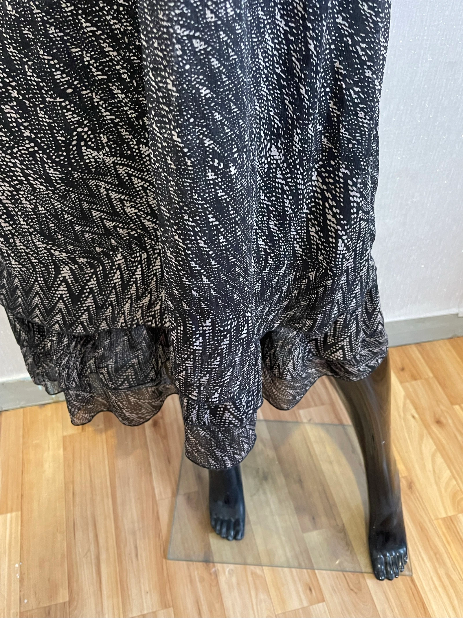 Lindo vestido com babados tamanho M – photo 4